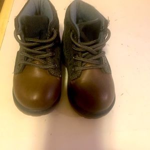 Boys boots